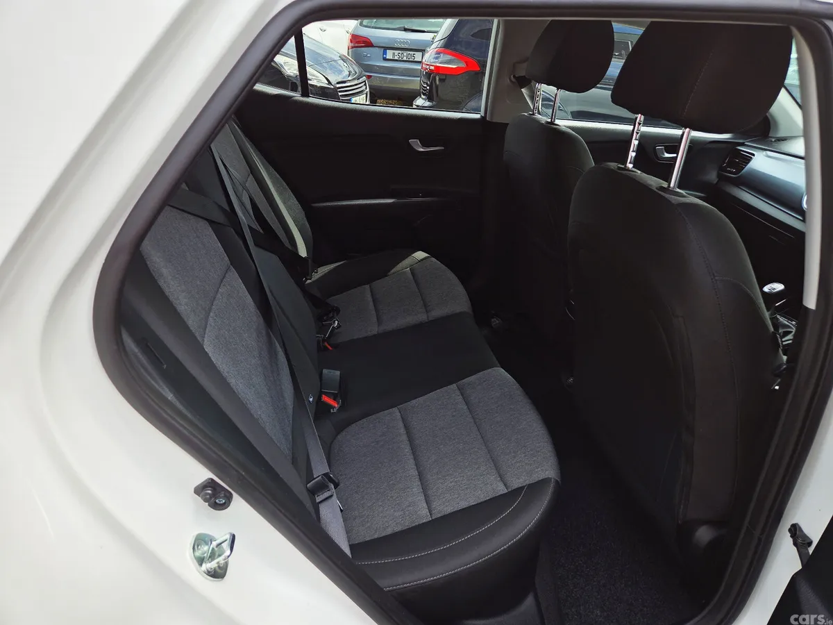 Kia Stonic Hatchback, Petrol, 2023, White