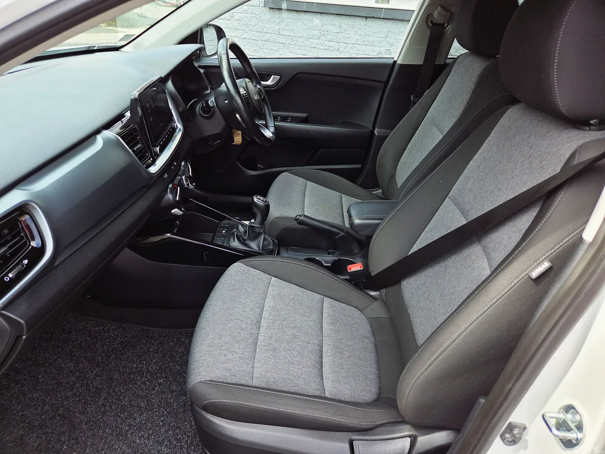 Kia Stonic Hatchback, Petrol, 2023, White