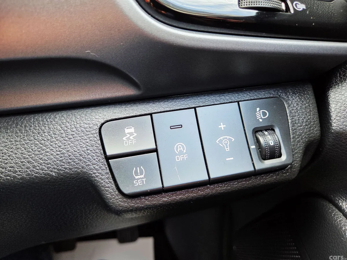 Kia Stonic Hatchback, Petrol, 2023, White