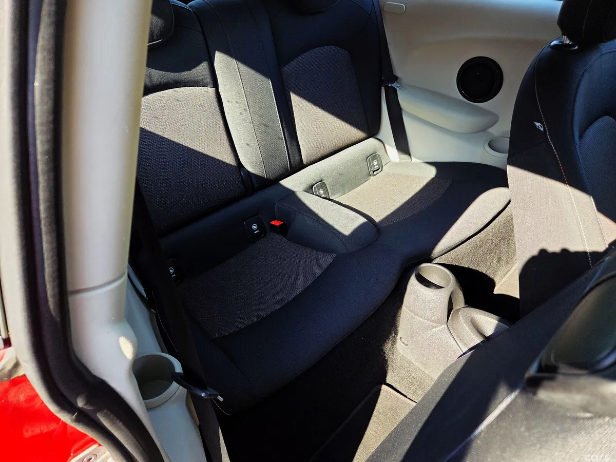 Mini One Hatchback, Diesel, 2014, Red