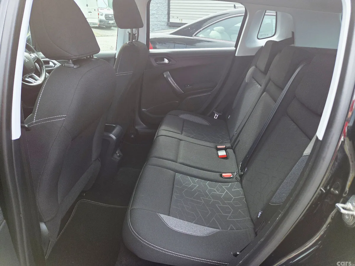 Peugeot 2008 Estate, Petrol, 2018, Black