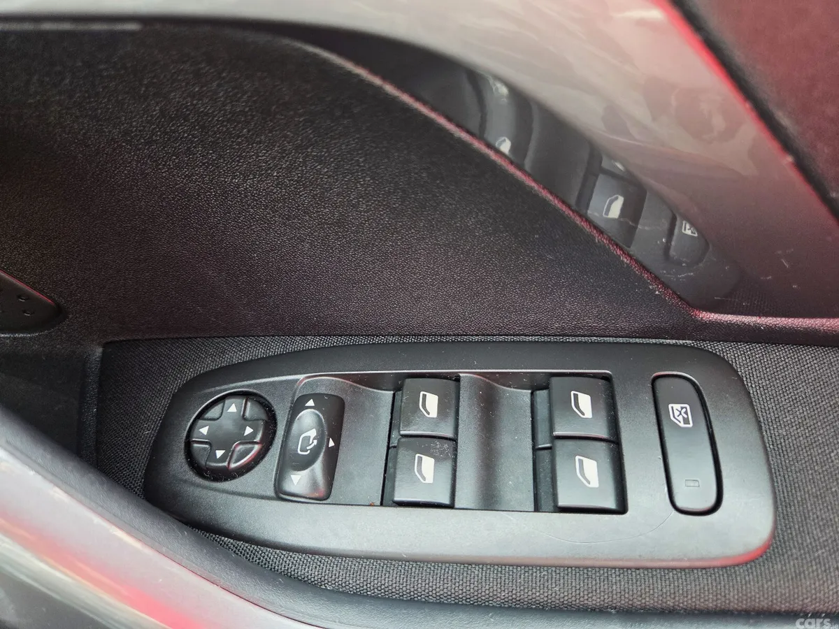 Peugeot 2008 Estate, Petrol, 2018, Black