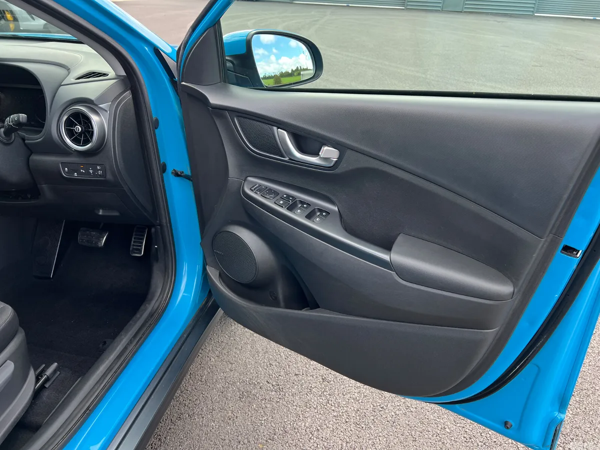 Hyundai KONA Hatchback, Electric, 2022, Blue