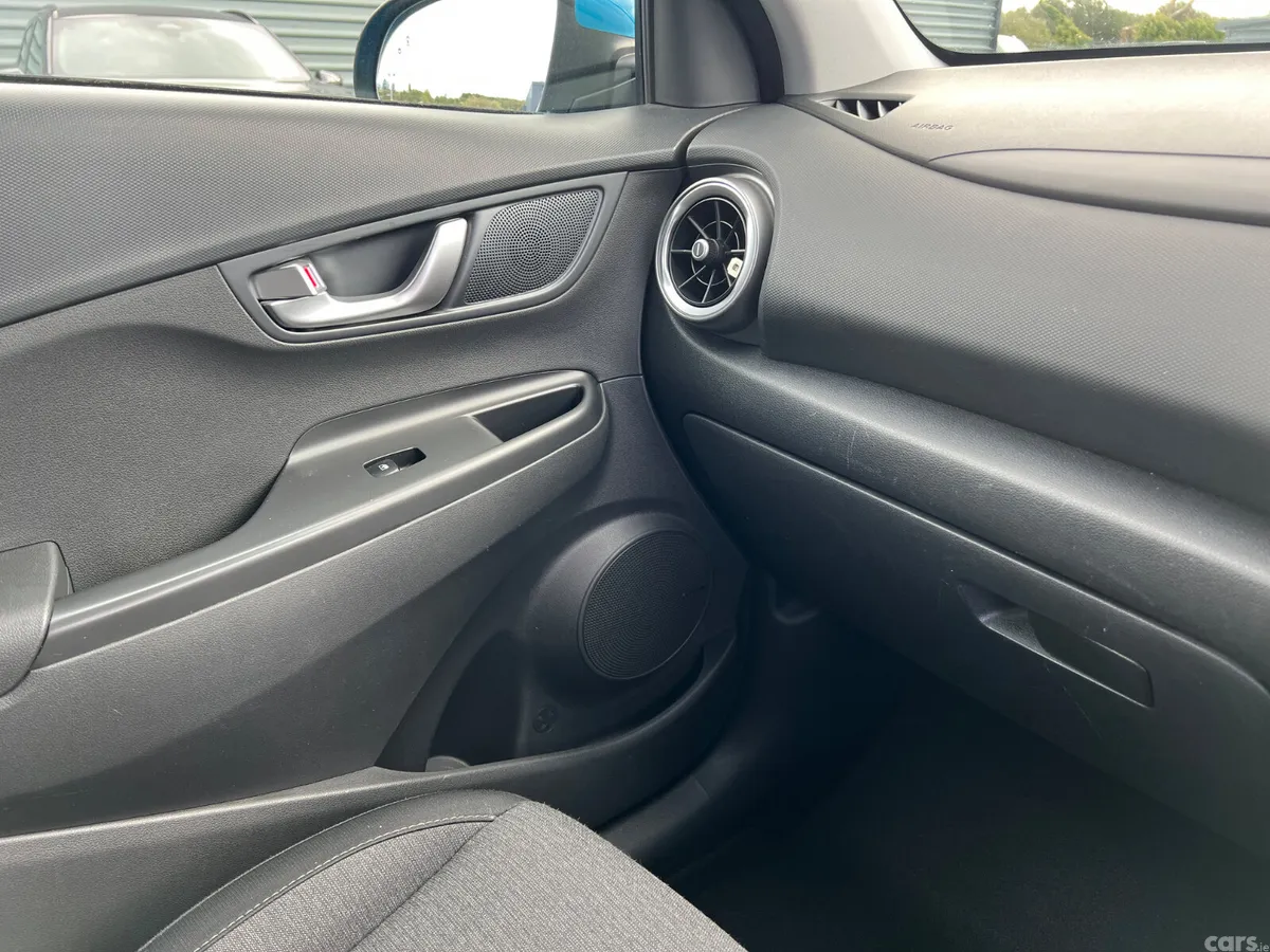Hyundai KONA Hatchback, Electric, 2022, Blue