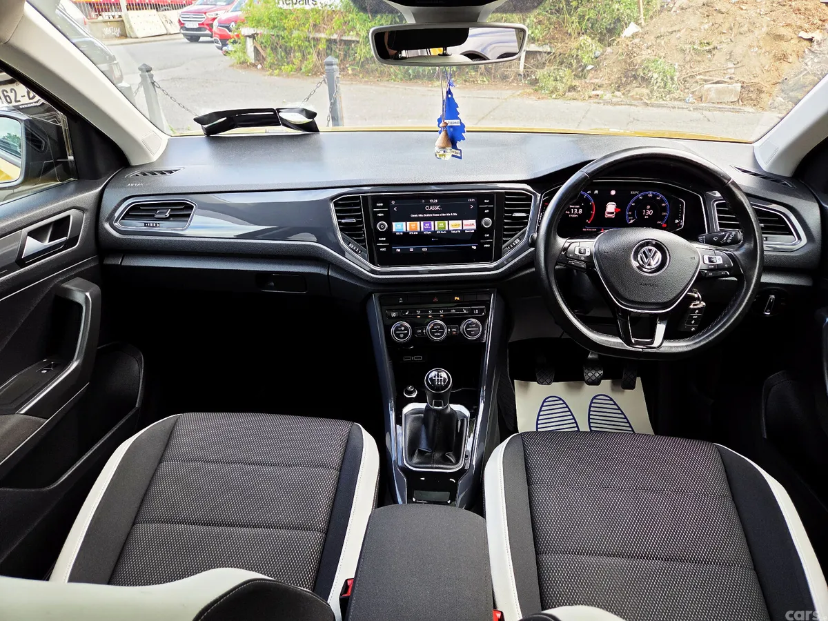 Volkswagen T-Roc SUV, Petrol, 2019, Yellow