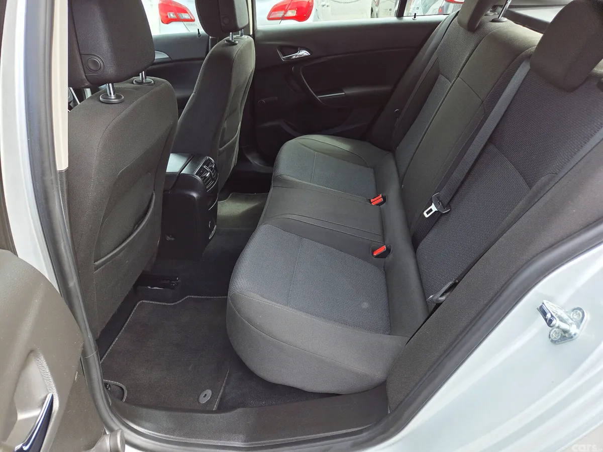 Vauxhall Insignia Hatchback, Diesel, 2014, Silver