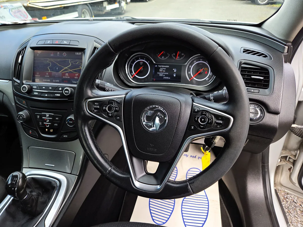 Vauxhall Insignia Hatchback, Diesel, 2014, Silver