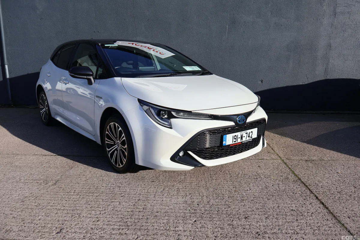 Toyota Corolla Hatchback, Petrol Hybrid, 2019, White