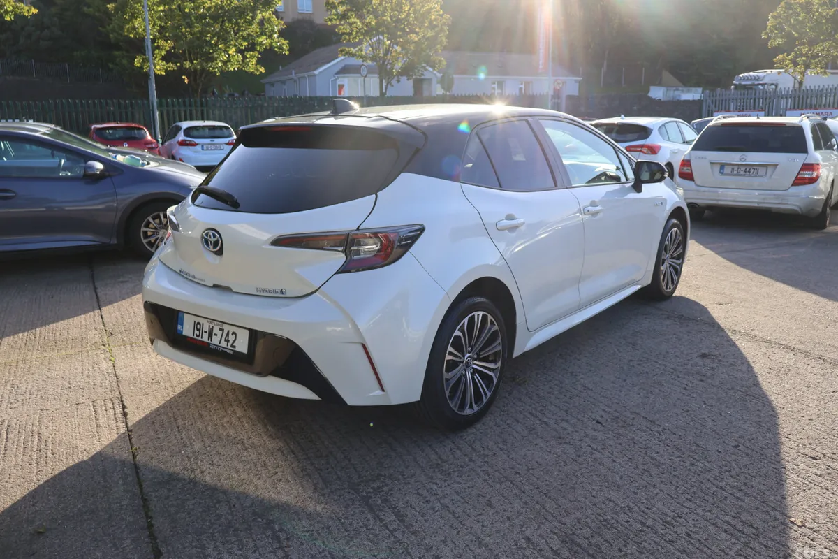 Toyota Corolla Hatchback, Petrol Hybrid, 2019, White