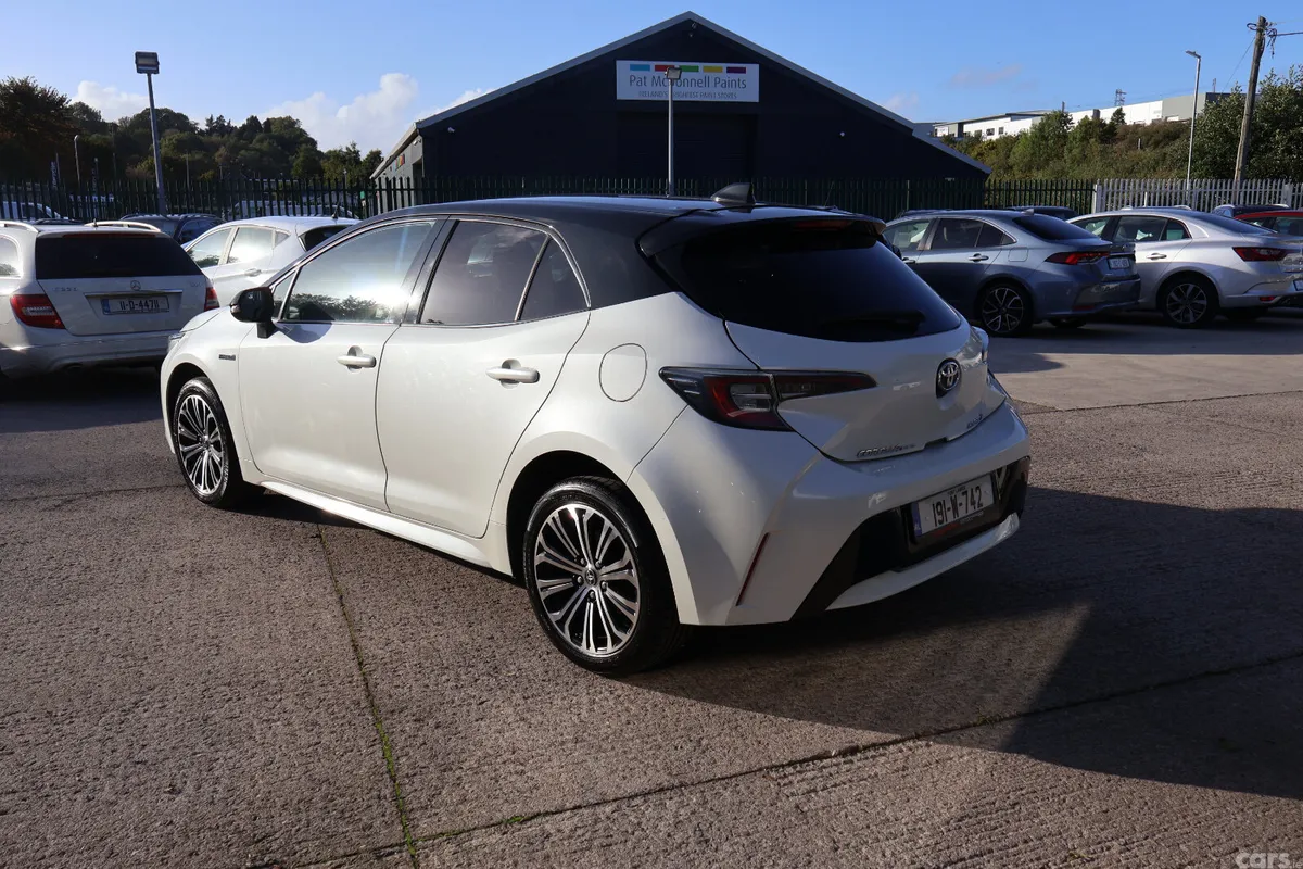 Toyota Corolla Hatchback, Petrol Hybrid, 2019, White
