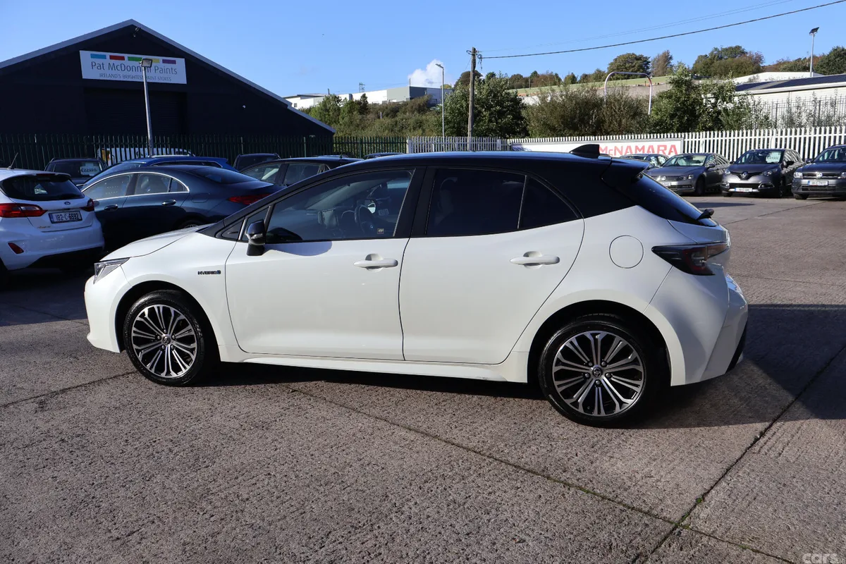 Toyota Corolla Hatchback, Petrol Hybrid, 2019, White