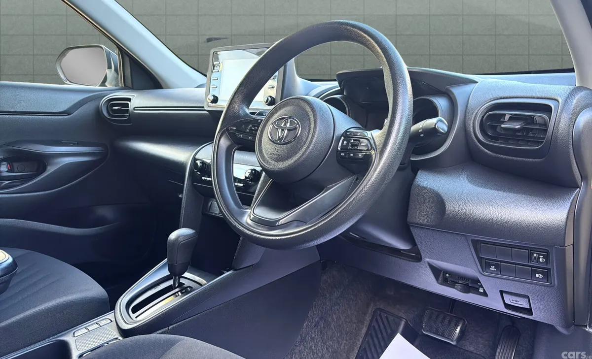 Toyota Yaris Cross Hatchback, Petrol Hybrid, 2022, Beige