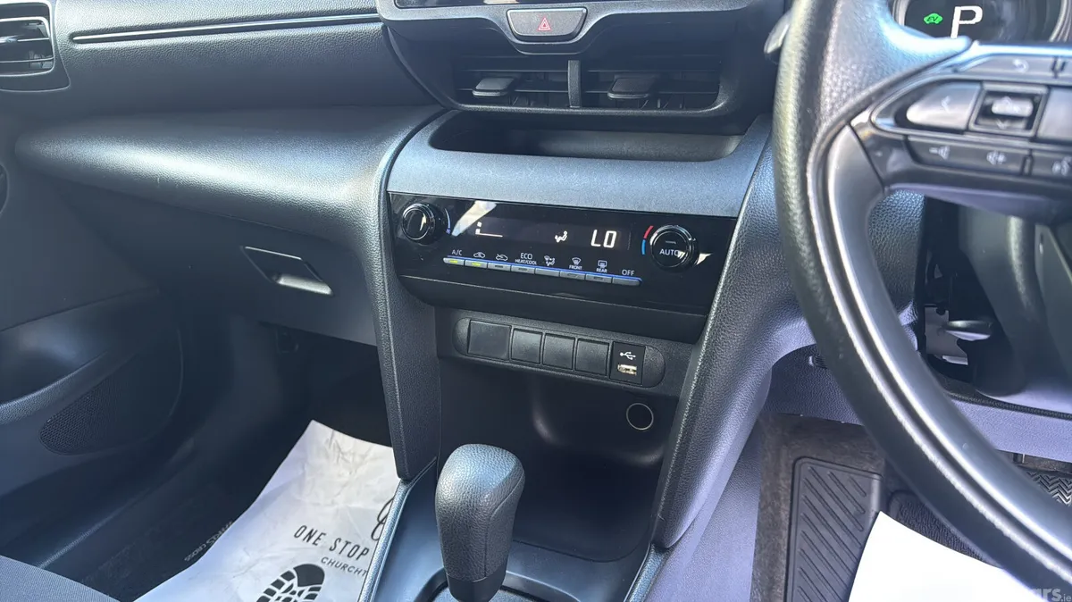 Toyota Yaris Cross Hatchback, Petrol Hybrid, 2022, Beige