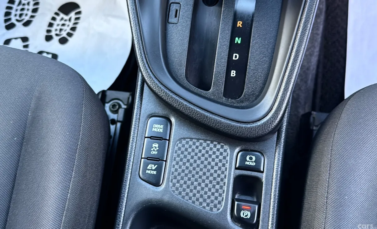Toyota Yaris Cross Hatchback, Petrol Hybrid, 2022, Beige
