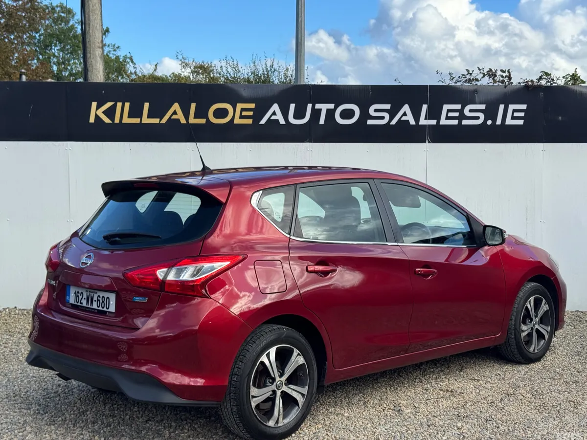 Nissan Pulsar Hatchback, Diesel, 2016, Red