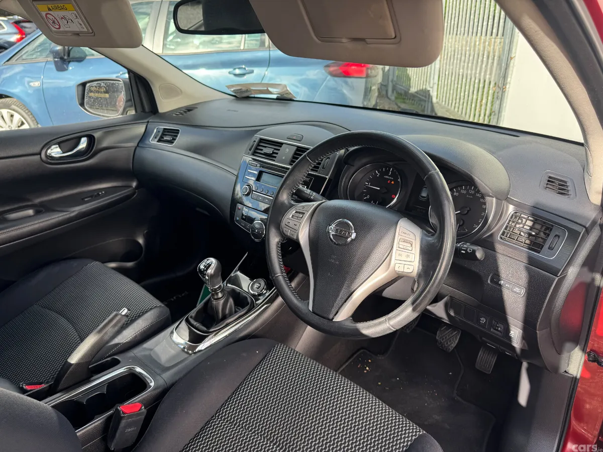 Nissan Pulsar Hatchback, Diesel, 2016, Red