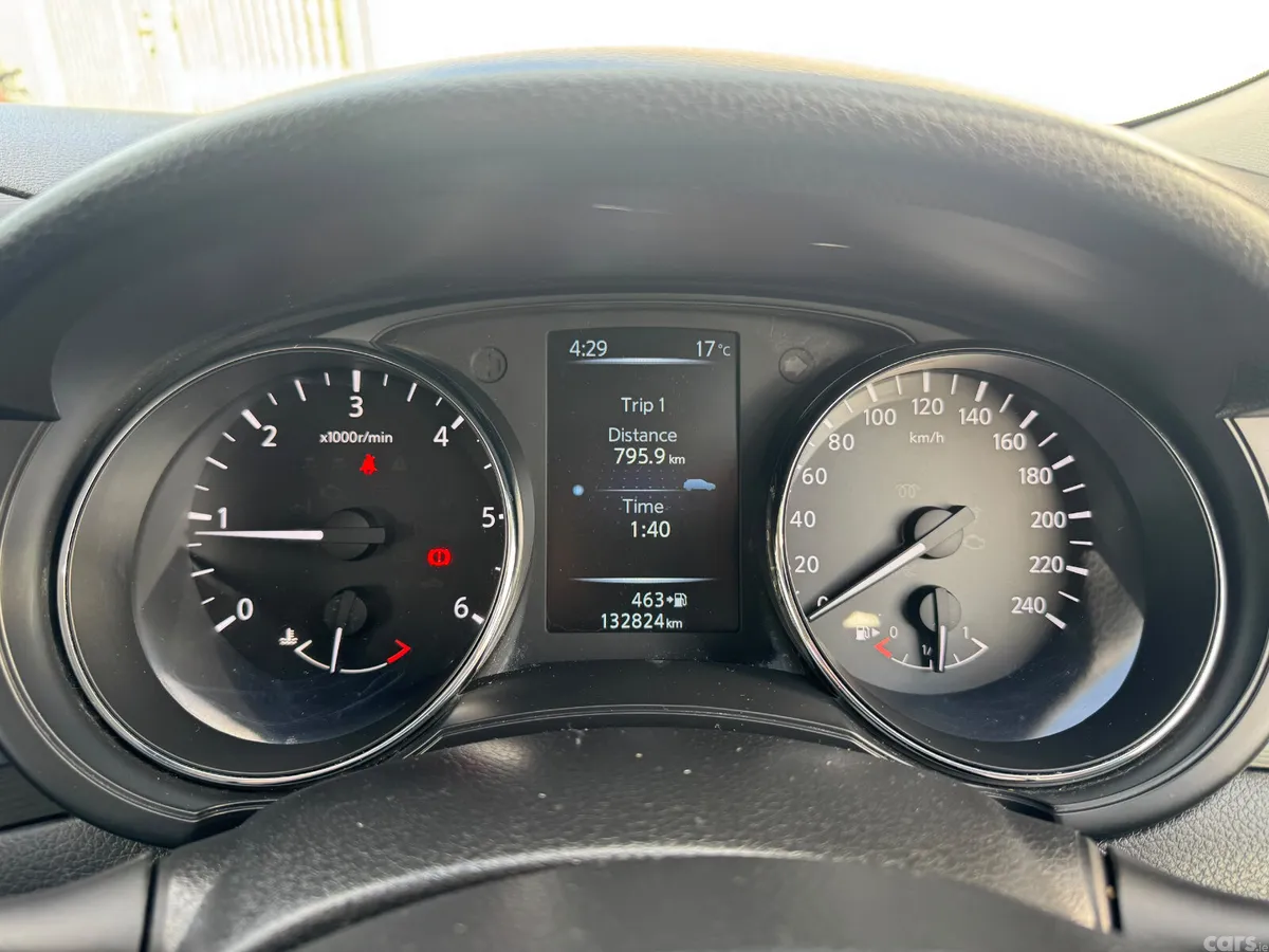 Nissan Pulsar Hatchback, Diesel, 2016, Red