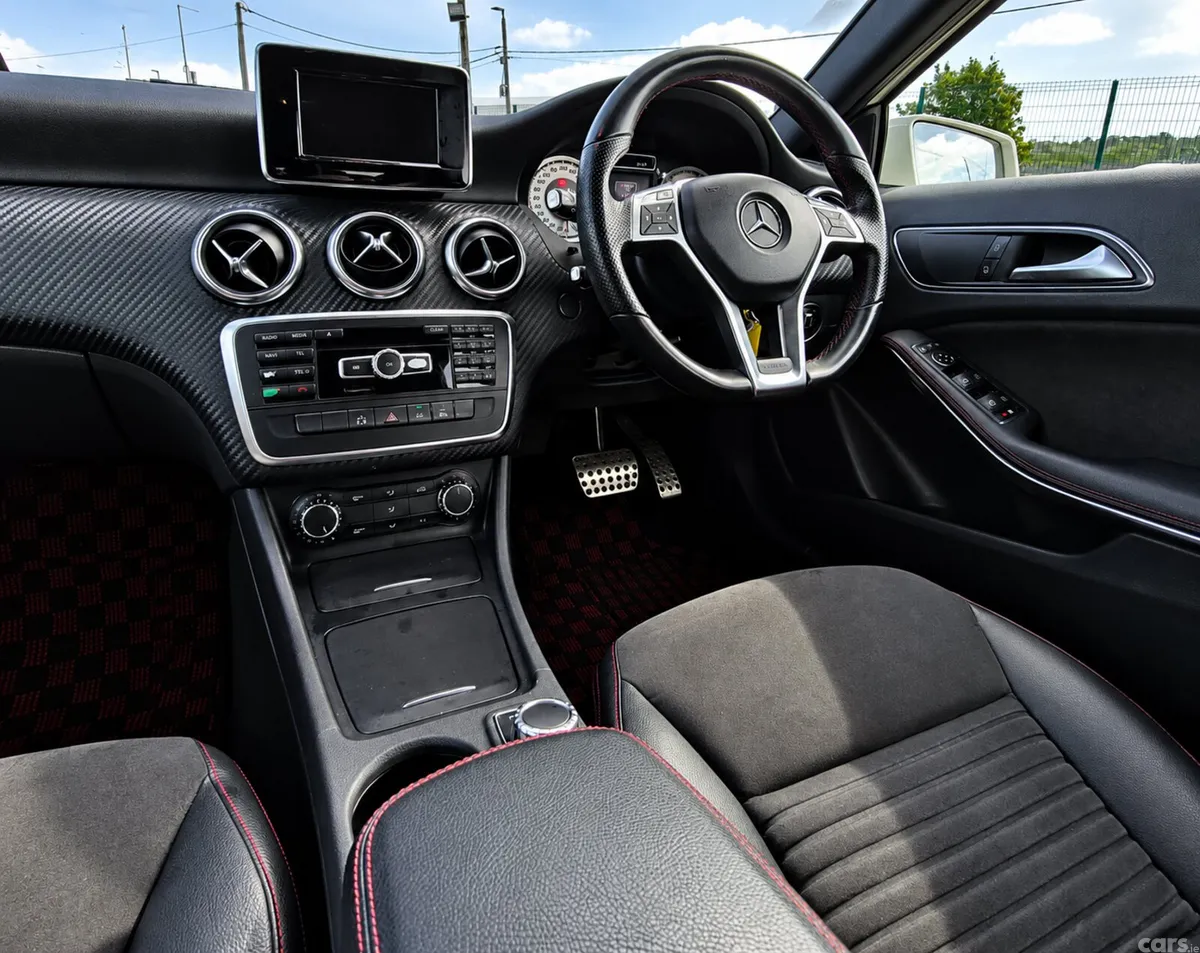 Mercedes-Benz A-Class Hatchback, Petrol, 2014, White
