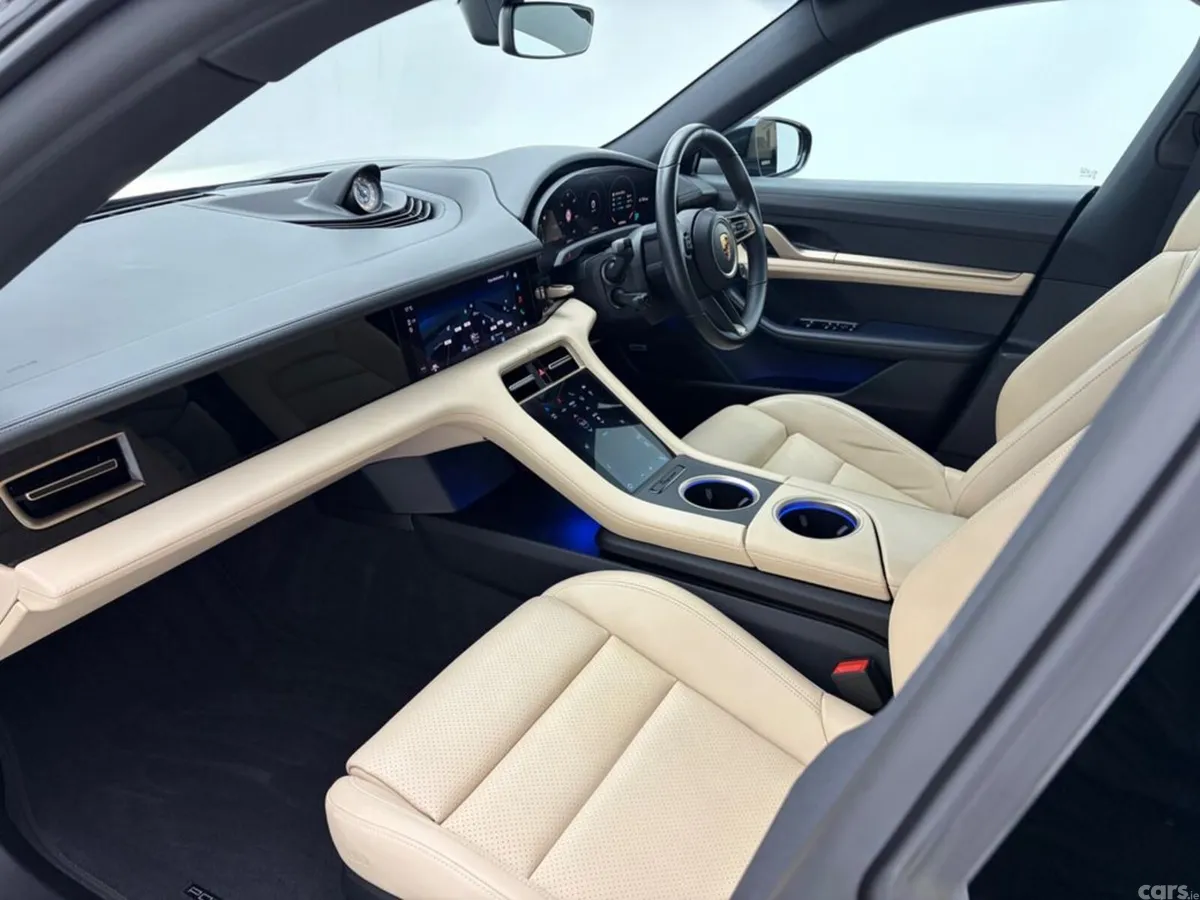 Porsche Taycan Hatchback, Electric, 2021, Black