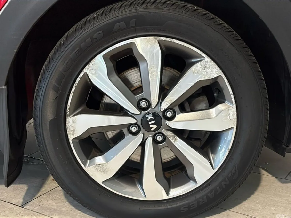 Kia Stonic Estate, Petrol, 2021, Red