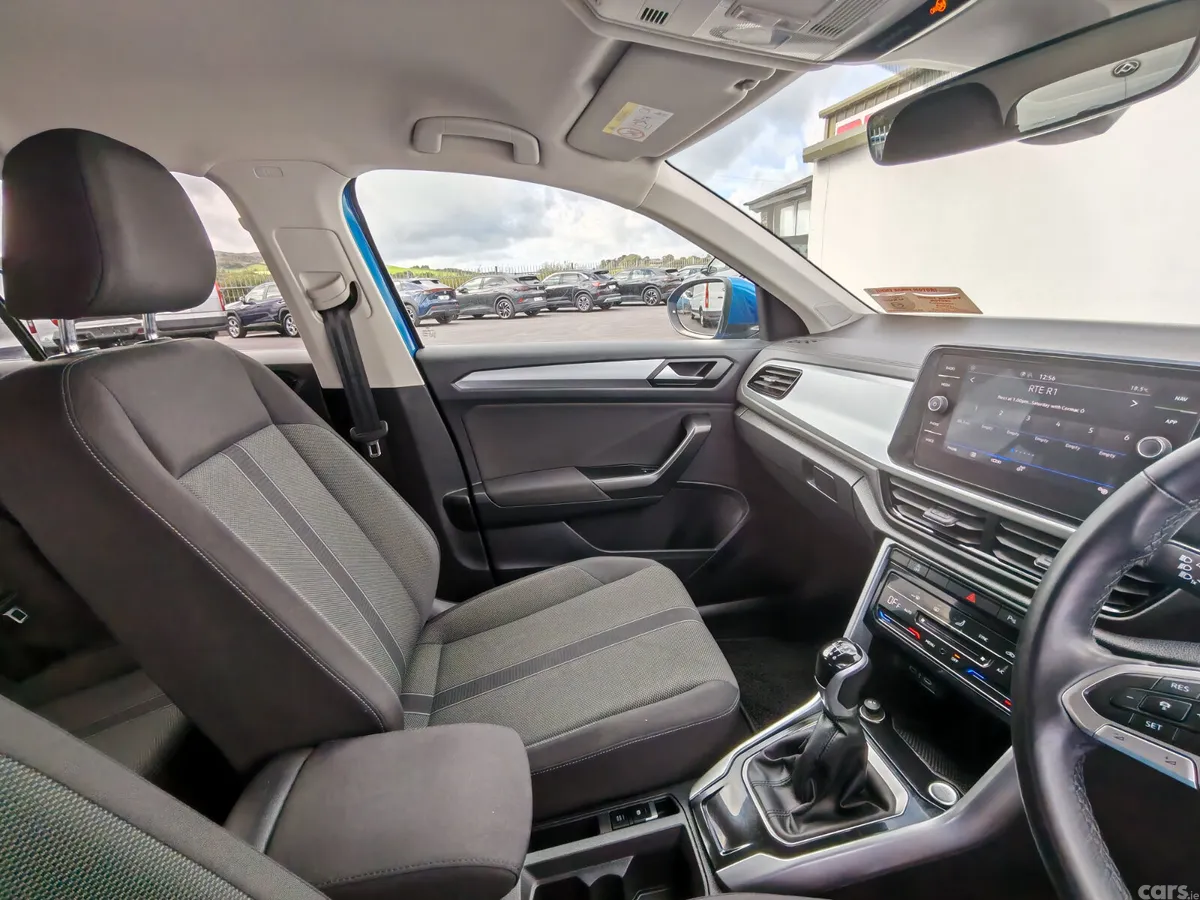 Volkswagen T-Roc SUV, Petrol, 2025, Blue