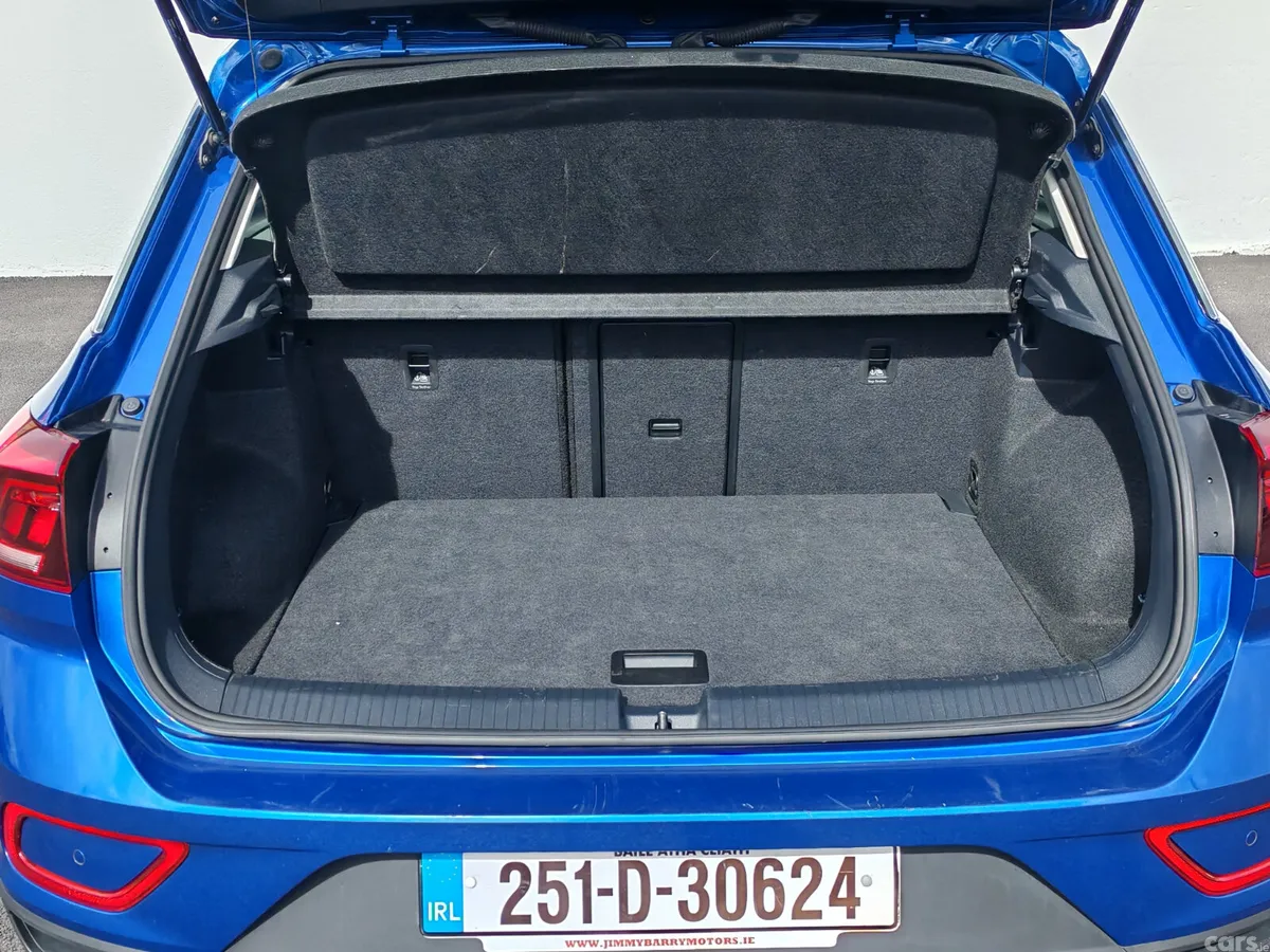 Volkswagen T-Roc SUV, Petrol, 2025, Blue