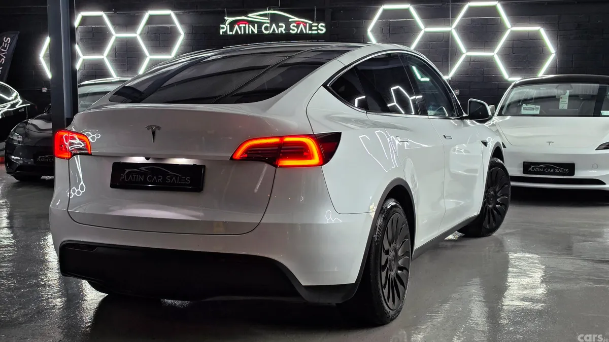 Tesla Model Y MPV, Electric, 2023, White