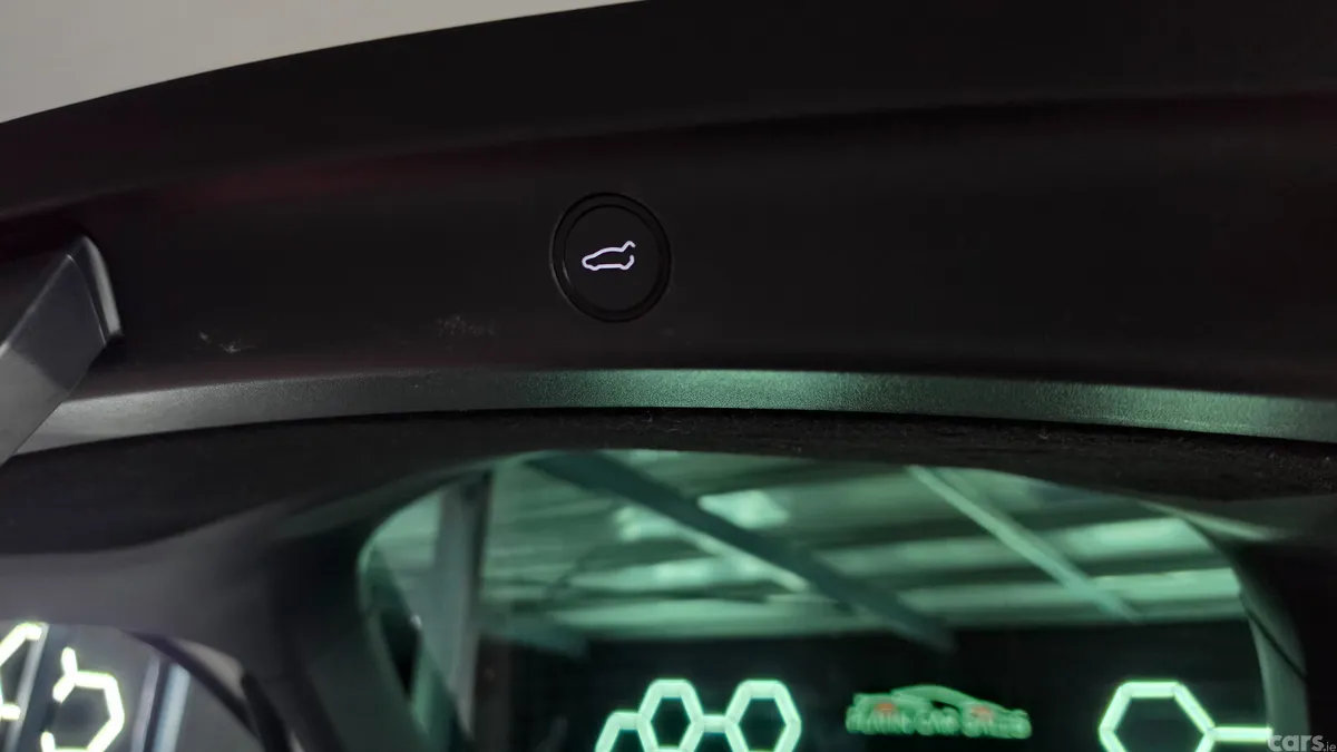 Tesla Model Y MPV, Electric, 2023, White