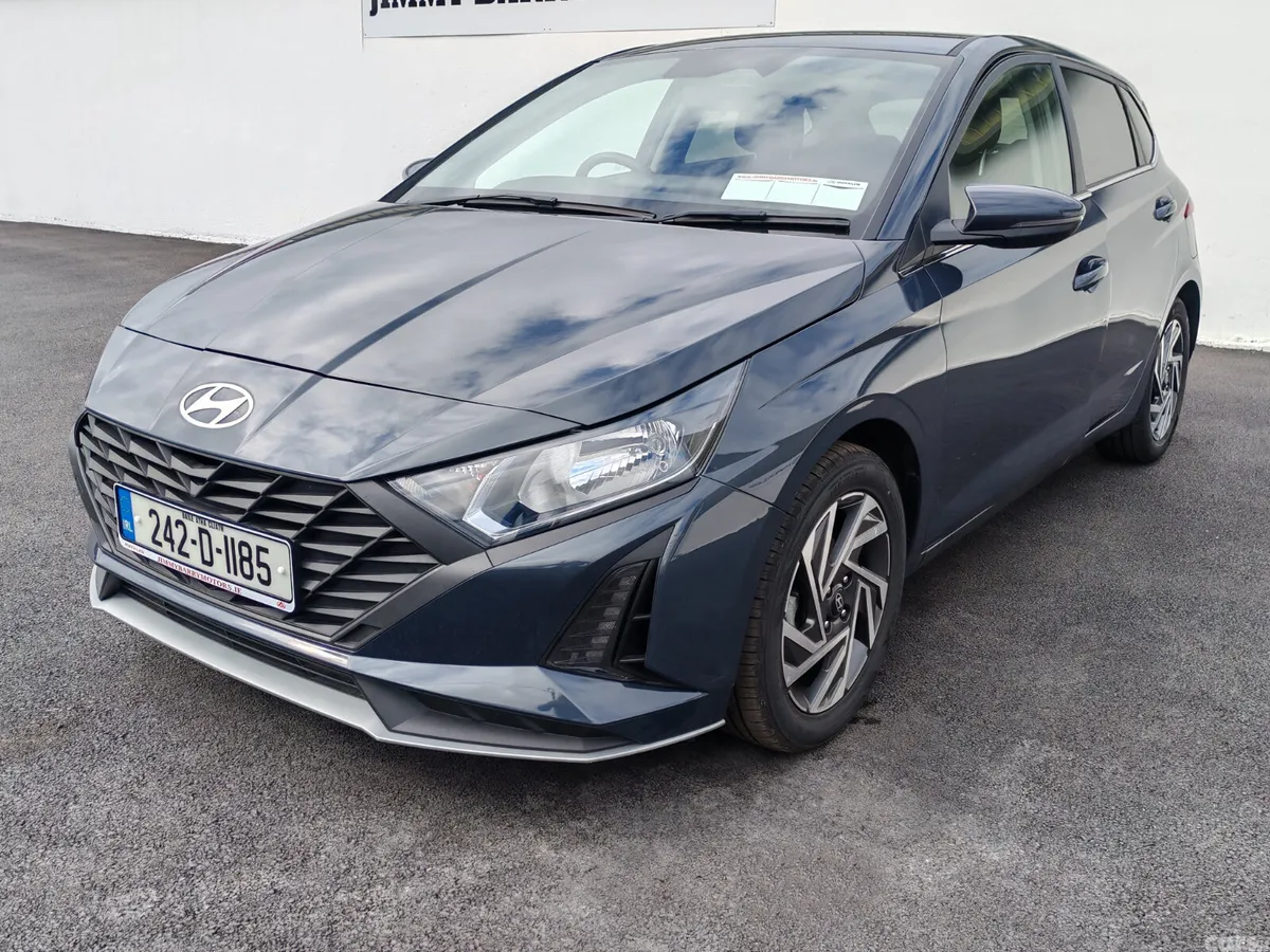Hyundai i20 Hatchback, Petrol, 2024, Grey