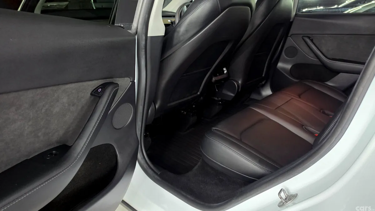 Tesla Model Y MPV, Electric, 2023, White