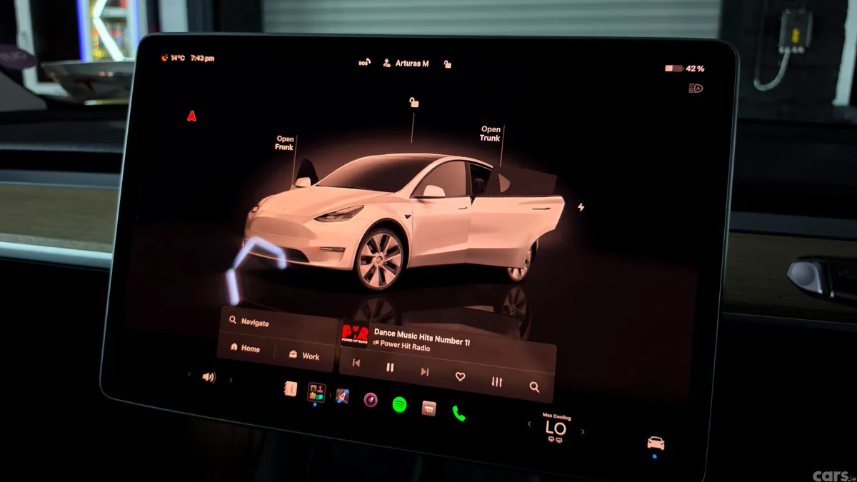 Tesla Model Y MPV, Electric, 2023, White