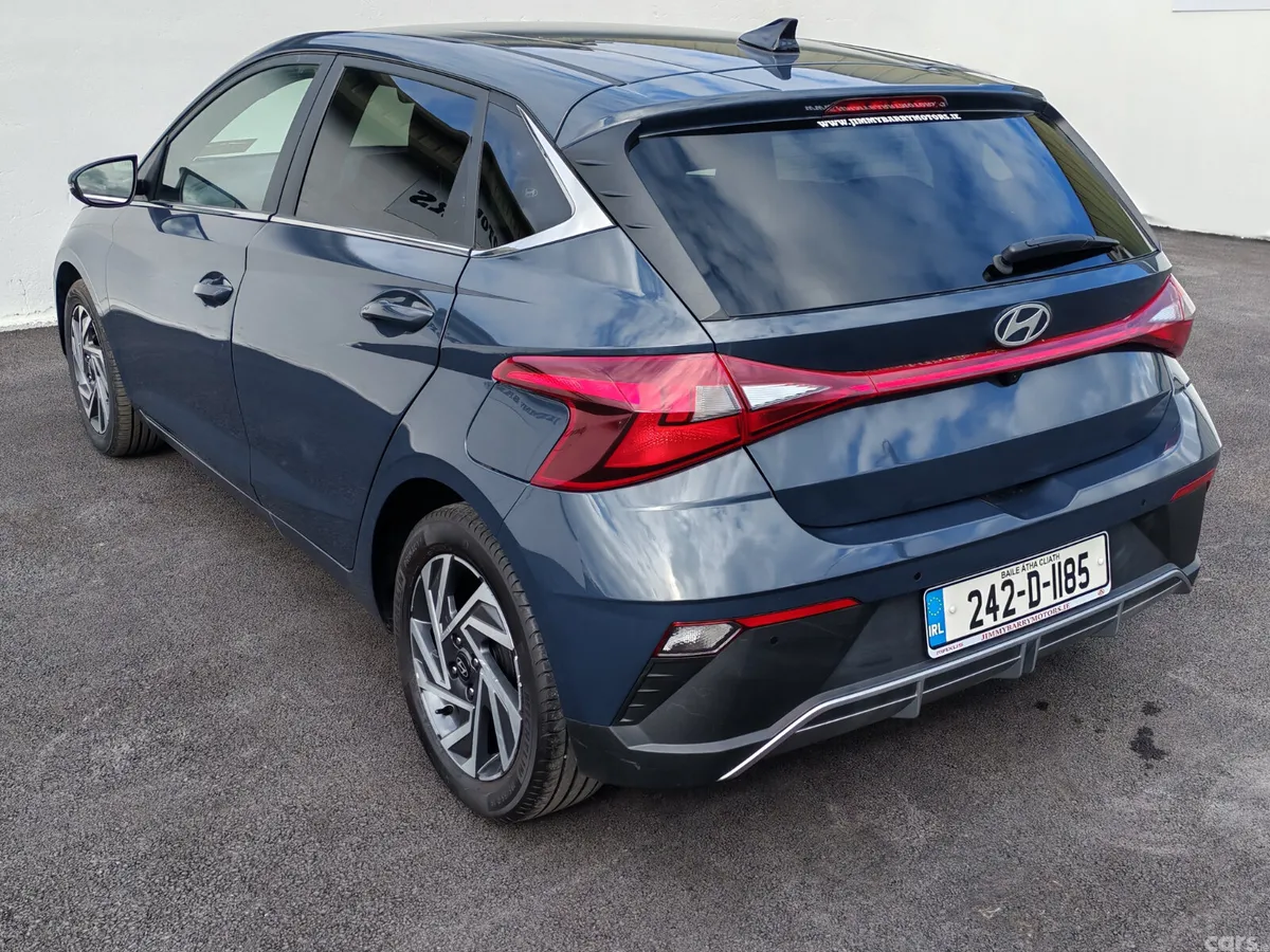 Hyundai i20 Hatchback, Petrol, 2024, Grey