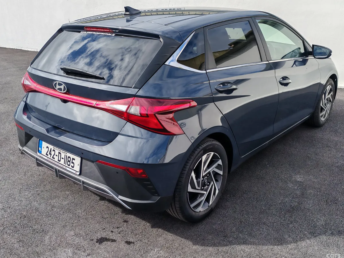 Hyundai i20 Hatchback, Petrol, 2024, Grey