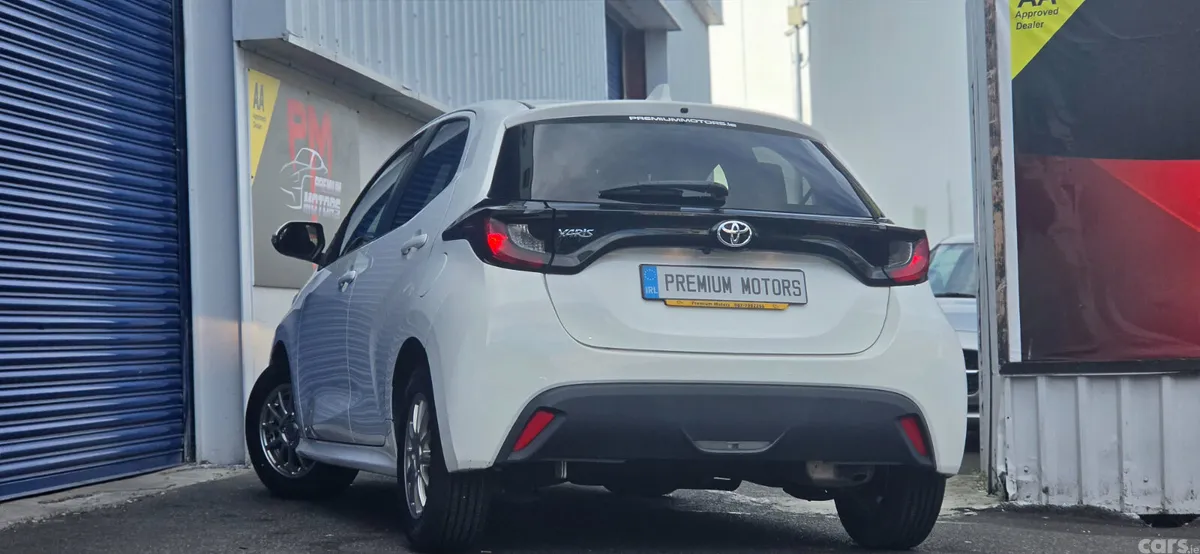 Toyota Yaris Hatchback, Petrol, 2021, White