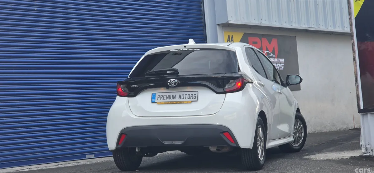 Toyota Yaris Hatchback, Petrol, 2021, White