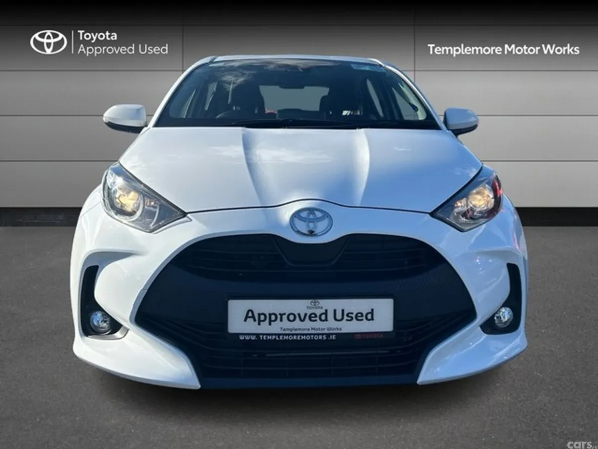 Toyota Yaris Hatchback, Petrol, 2025, White