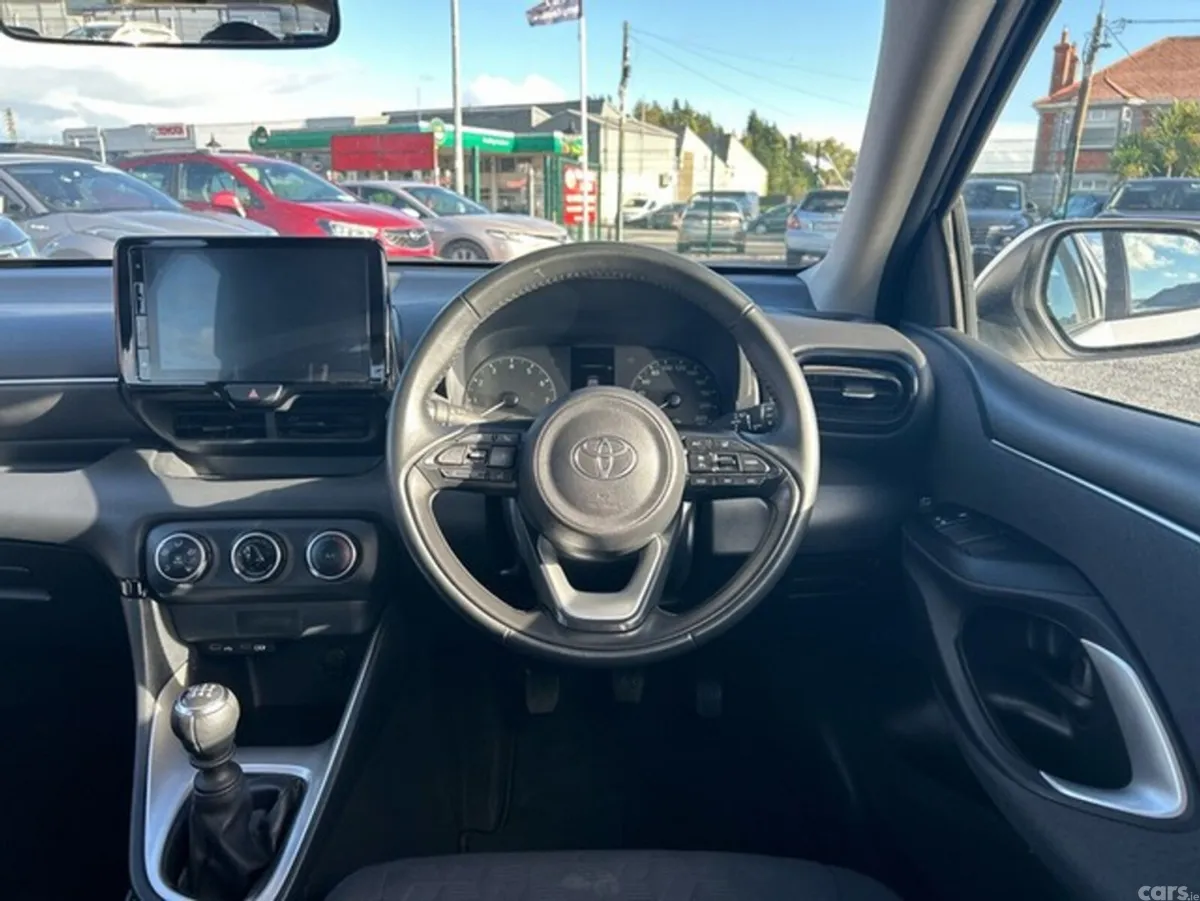 Toyota Yaris Hatchback, Petrol, 2025, White
