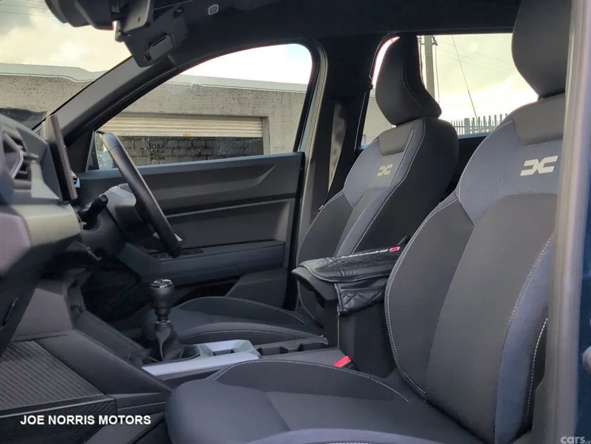 Dacia Bigster SUV, Petrol Hybrid, 2025, Blue