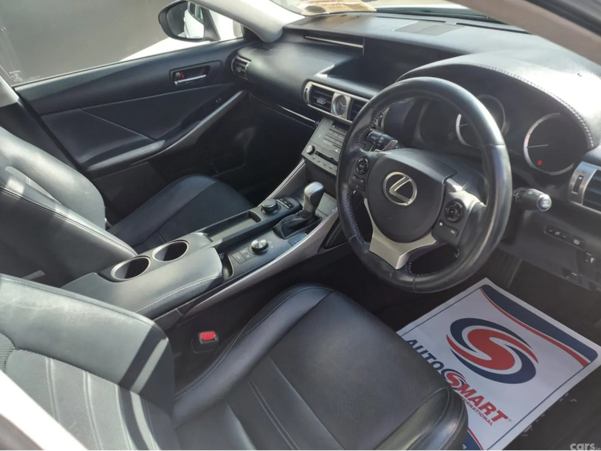 Lexus IS Saloon, Petrol Hybrid, 2015, White