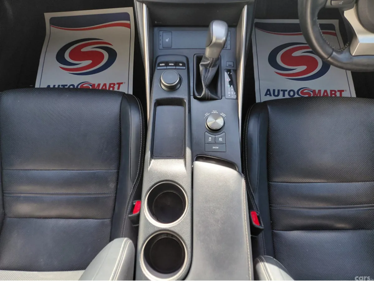 Lexus IS Saloon, Petrol Hybrid, 2015, White