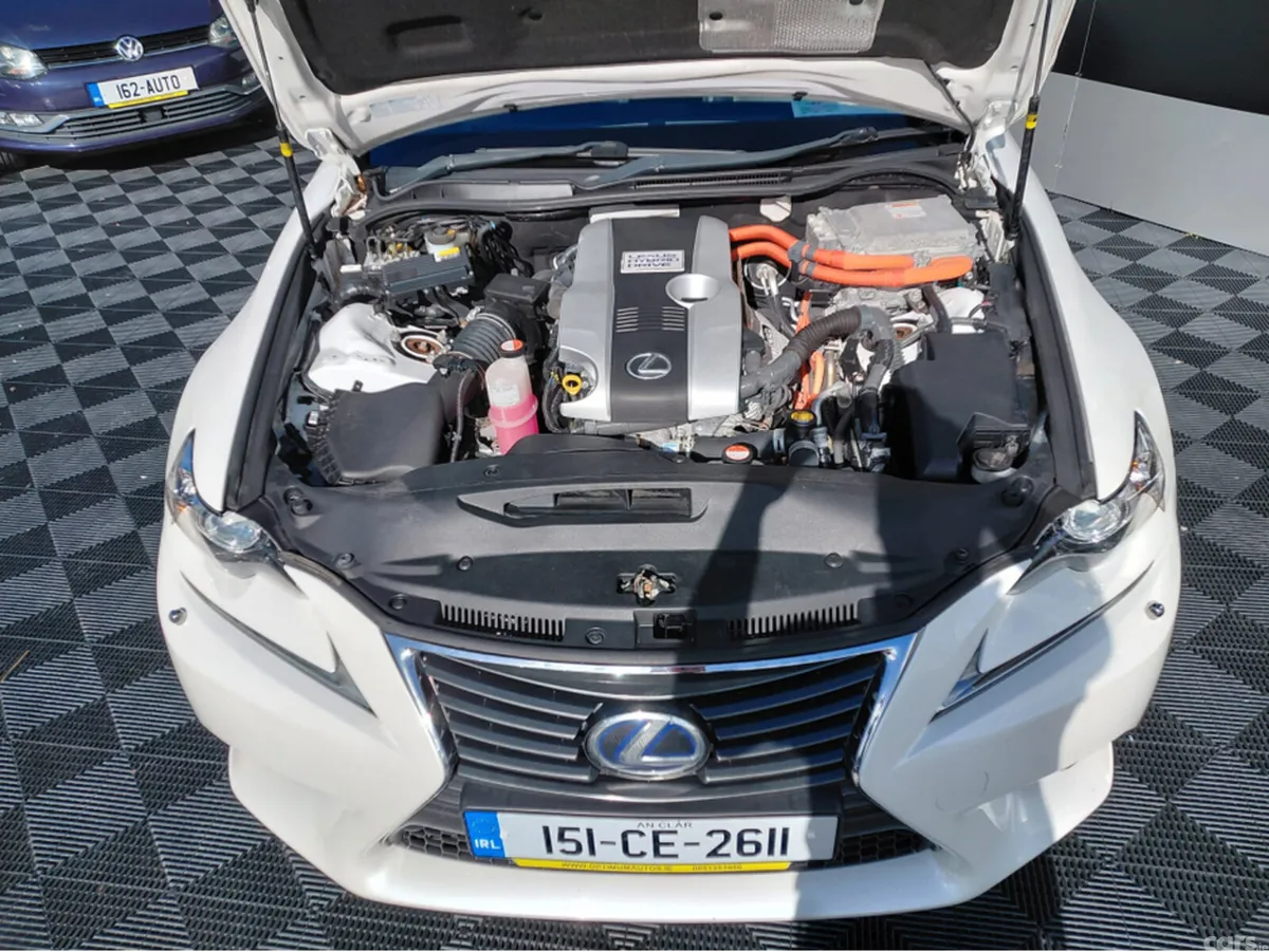 Lexus IS Saloon, Petrol Hybrid, 2015, White