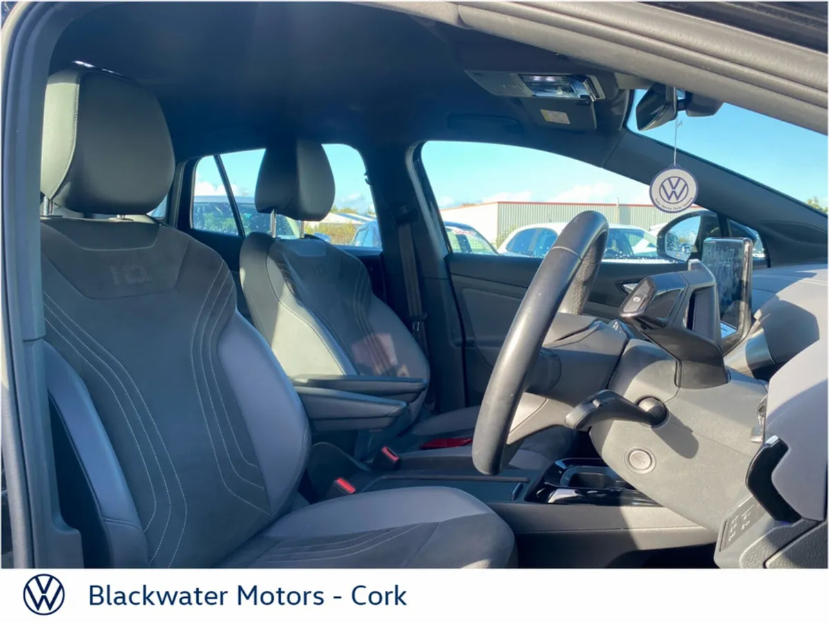 Volkswagen ID.4 Estate, Electric, 2023, Black