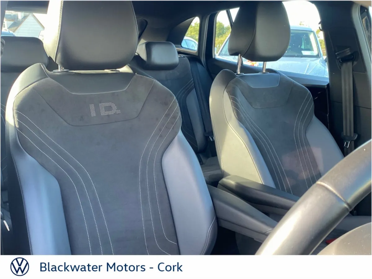 Volkswagen ID.4 Estate, Electric, 2023, Black