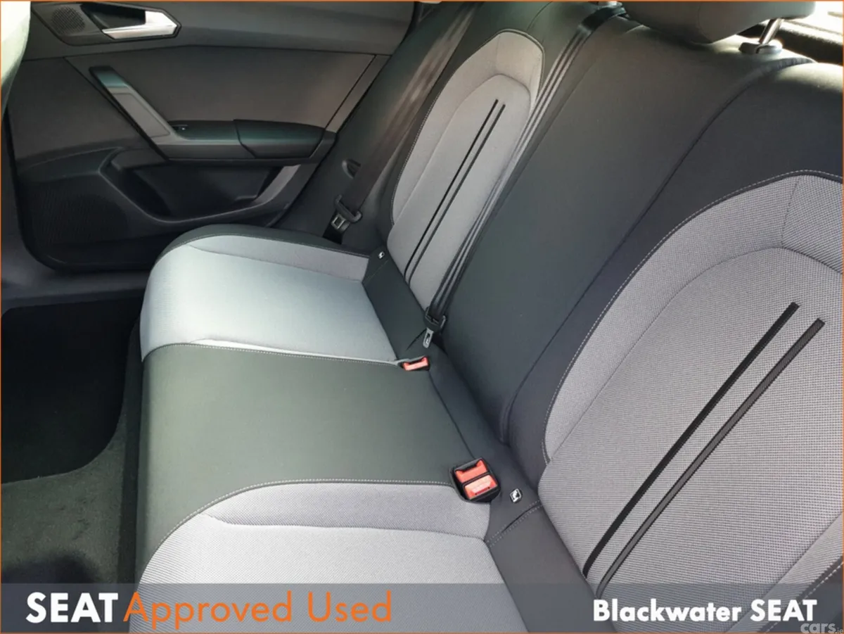 SEAT Leon Hatchback, Diesel, 2026, Blue