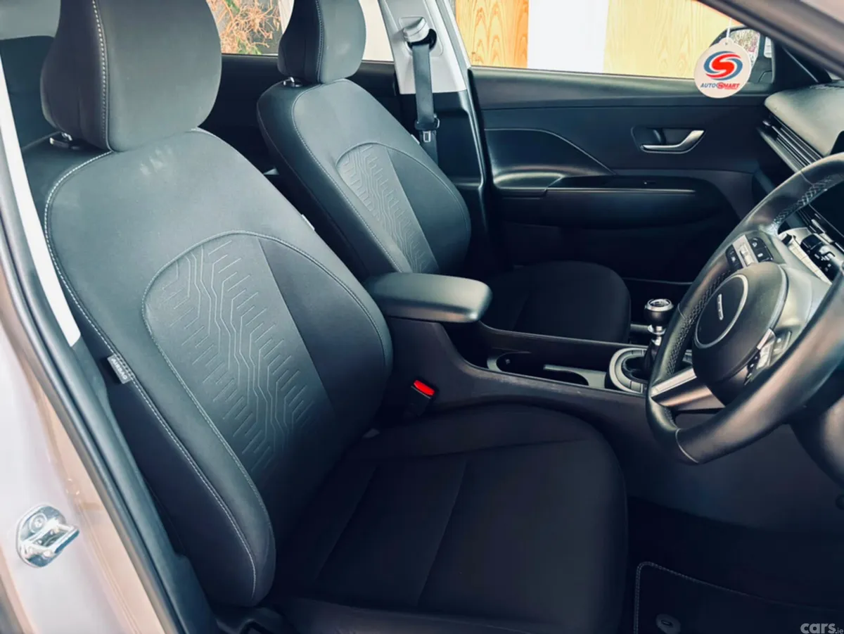 Hyundai KONA MPV, Petrol, 2024, Grey