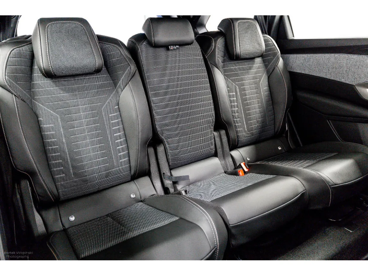 Peugeot 5008 SUV, Petrol, 2026, Black