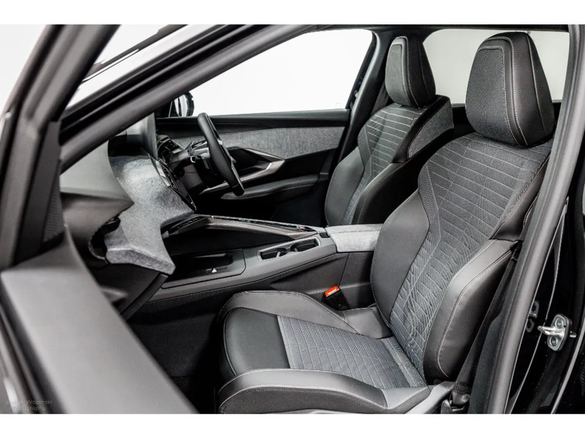 Peugeot 5008 SUV, Petrol, 2026, Black