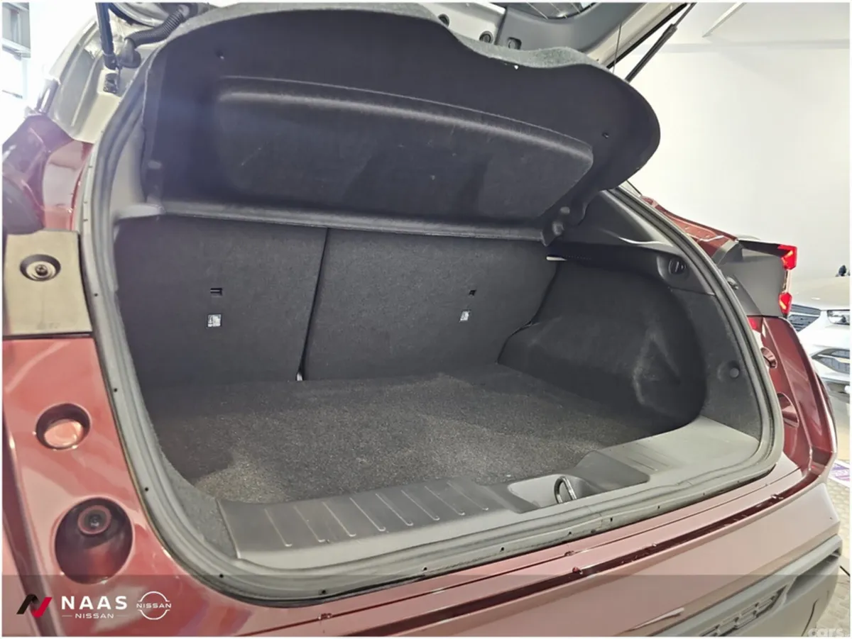 Nissan Juke MPV, Petrol, 2023, Red