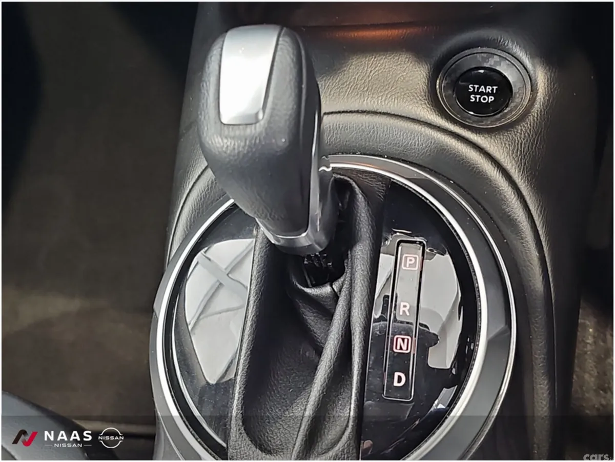Nissan Juke MPV, Petrol, 2023, Red