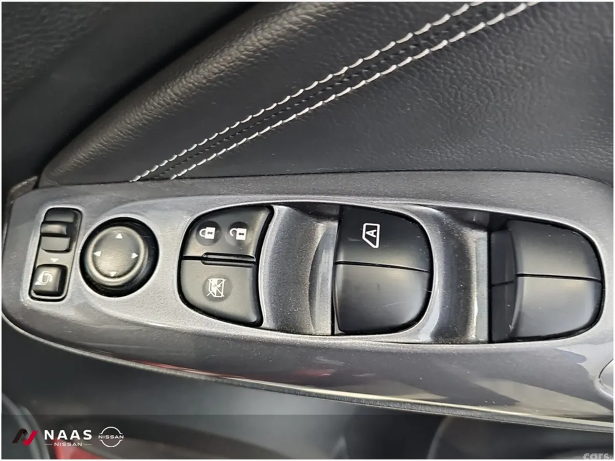 Nissan Juke MPV, Petrol, 2023, Red